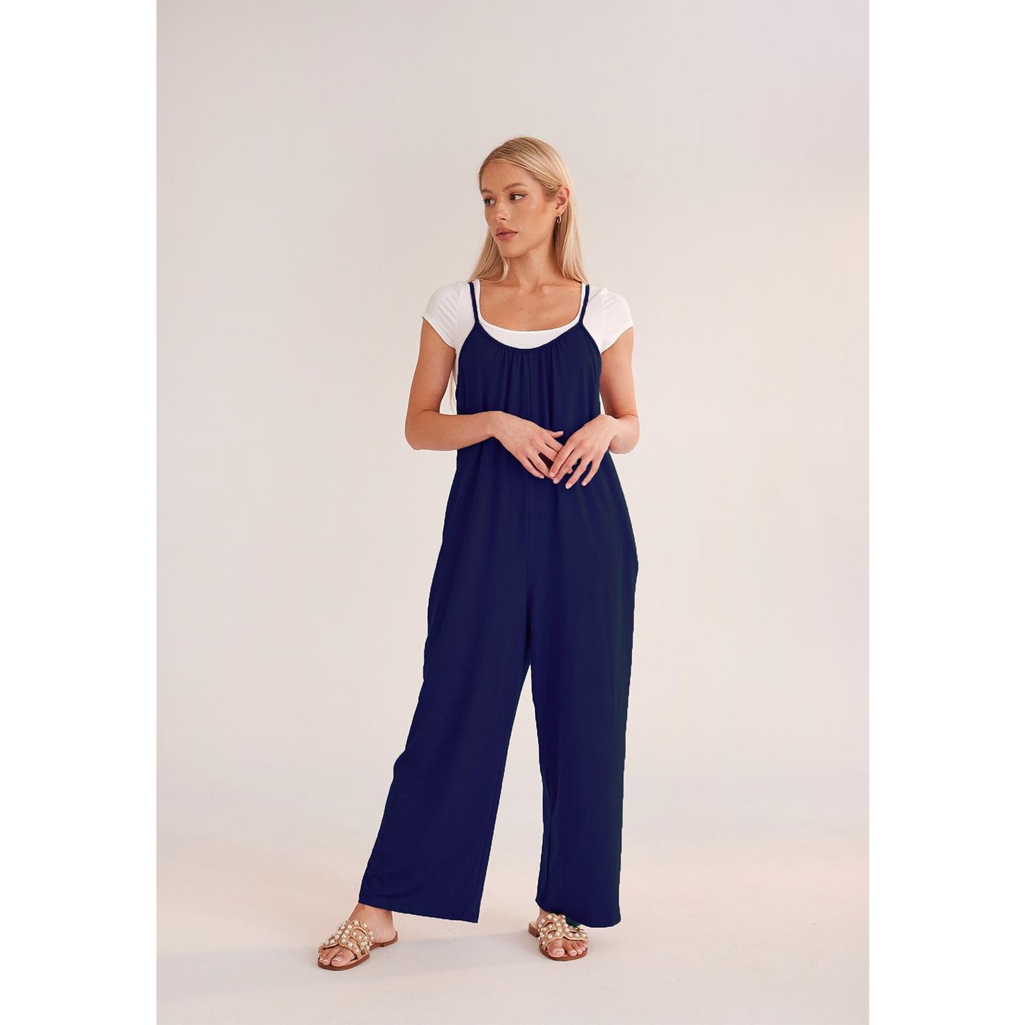 Women‘s Solid Color Slip Pocket Loose Suspender Jumpsuit