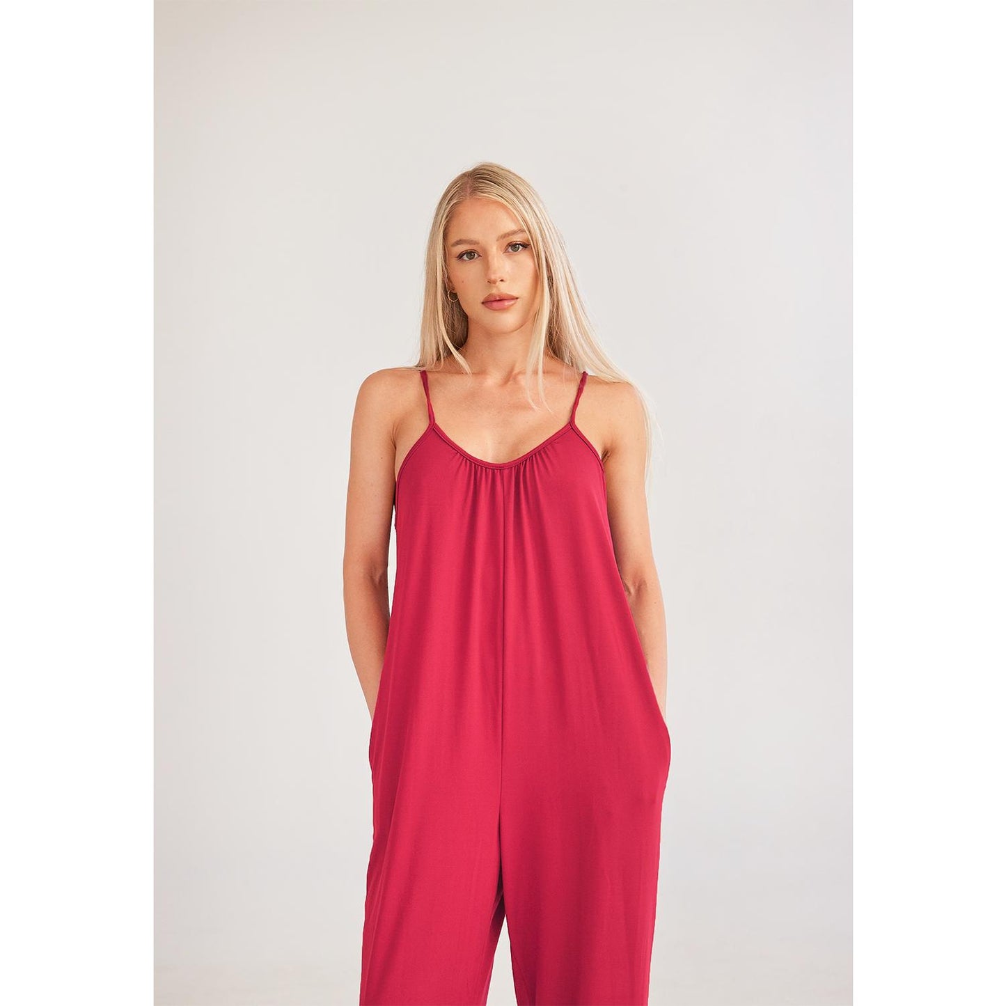 Women‘s Solid Color Slip Pocket Loose Suspender Jumpsuit