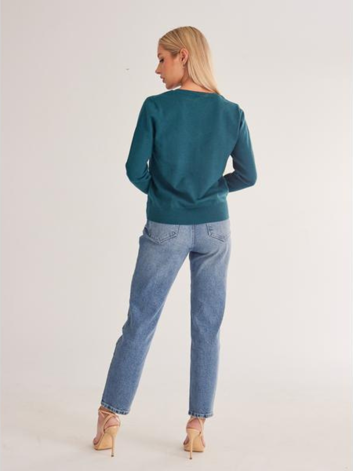 Women's V-neck Essential Sweater