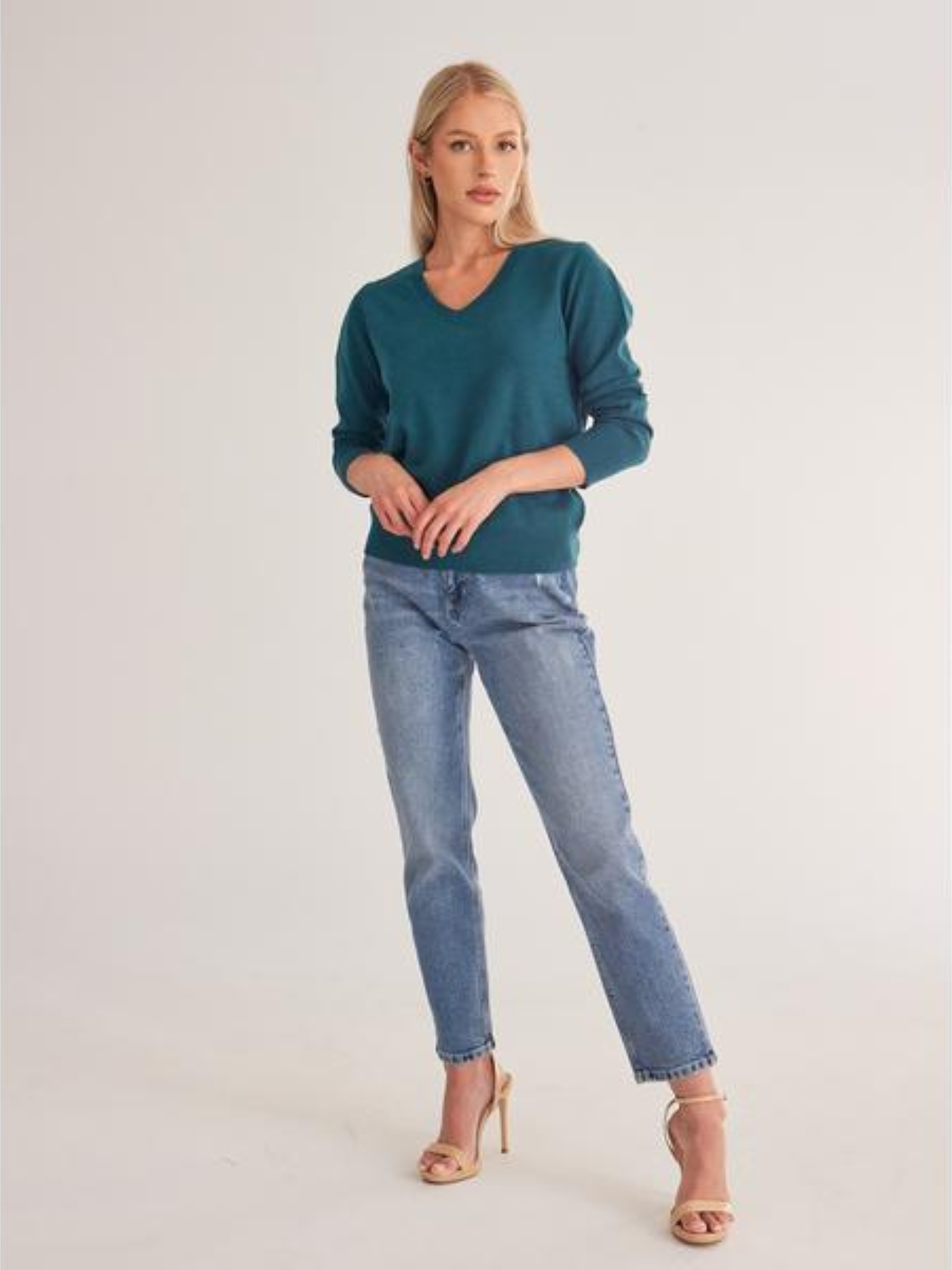 Women's V-neck Essential Sweater